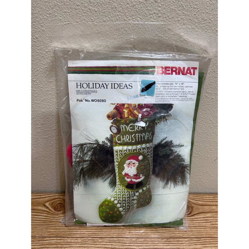 Vintage Bernat Holiday Ideas Santa Stocking Stitchery Kit NOS 1979 Mr. Christmas
